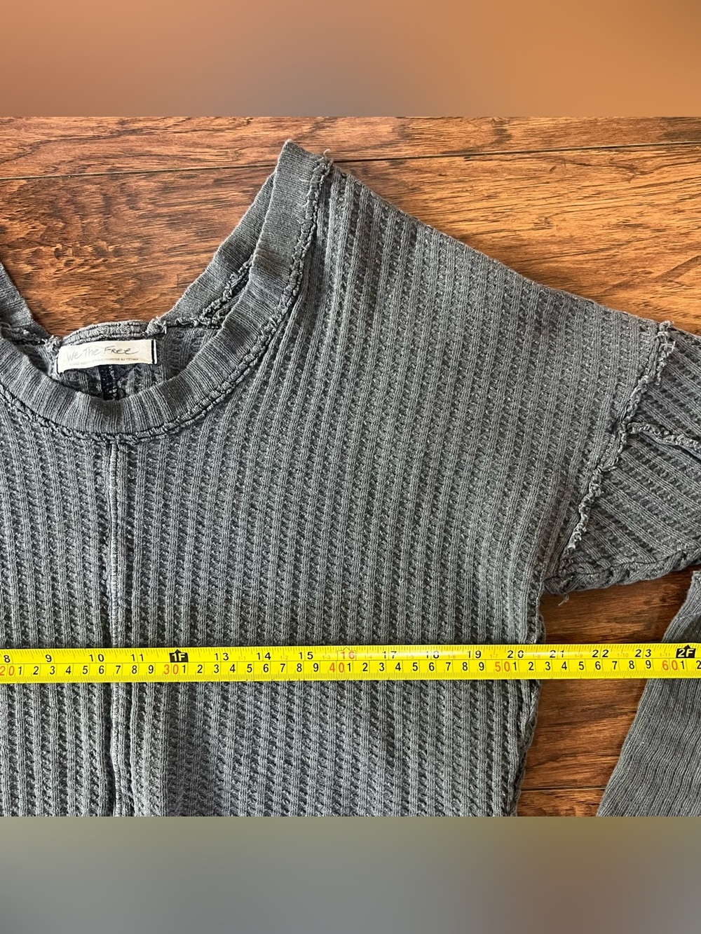 Free People We The Free Waffle Knit Cropped Thermal Top Gray Exposed Seam Small - Picture 7 of 10